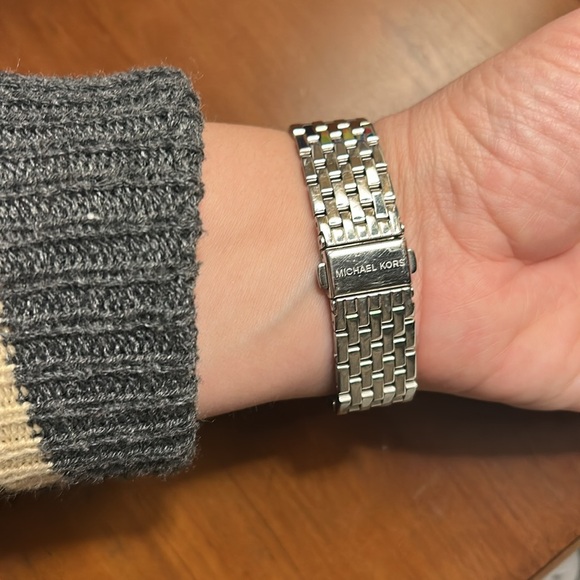 Michael Kors Watch - Picture 8 of 8